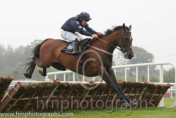 01st Three Stars ( 9 , dark blue, light blue star ) and A.E. Lynch - Trainer : Henry de Bromhead - Owner : Robert Finnegan
