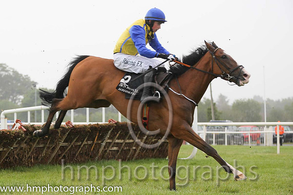 02nd Myles Ahead ( 2 , yellow, royal blue seams ) and B.J. Cooper - Trainer : Anthony Mulholland - Owner : Henry McCourt