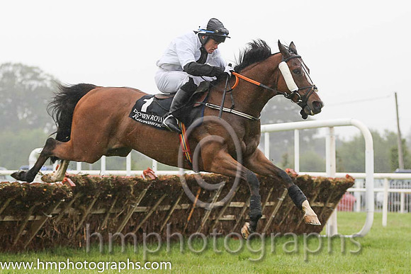 04th Gretzky (GB) ( 1 , white, black panel ) and K.M. Smith (7) - Trainer : Matthew J. Smith - Owner : Kevin John Smith