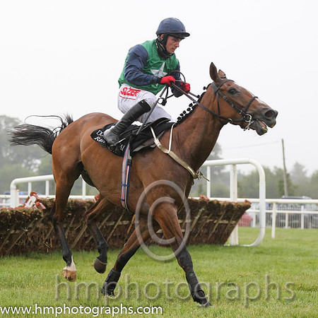 08th Thomas Ledger ( 8 , emerald green , white star ) and J.J. Burke - Trainer : H.Rogers - Owner : B W Firth