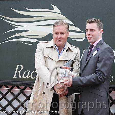 01st Three Stars ( 9 , dark blue, light blue star ) and A.E. Lynch - Trainer : Henry de Bromhead - Owner : Robert Finnegan