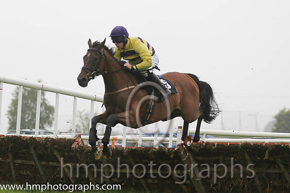 05th Run With The Wind ( 5 , yellow and purple hoops ) and A.E. Lynch - Trainer : S.R.B. Crawford - Owner : John B. O'Hagan