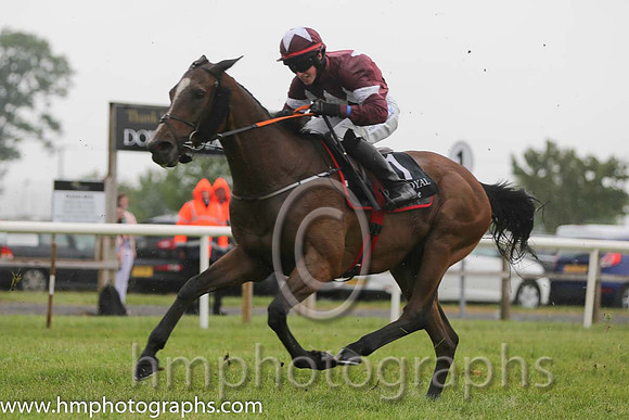 03rd Bayan ( 1 , maroon, white triple diamond ) and J.W. Kennedy (7) - Trainer : Gordon Elliott - Owner : Core Syndicate