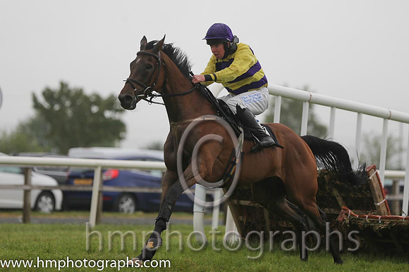05th Run With The Wind ( 5 , yellow and purple hoops ) and A.E. Lynch - Trainer : S.R.B. Crawford - Owner : John B. O'Hagan