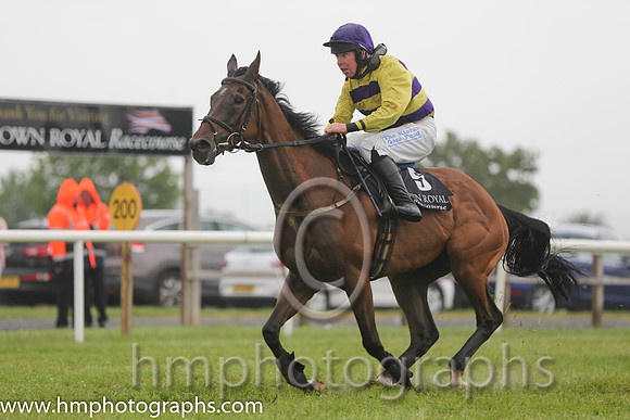 05th Run With The Wind ( 5 , yellow and purple hoops ) and A.E. Lynch - Trainer : S.R.B. Crawford - Owner : John B. O'Hagan