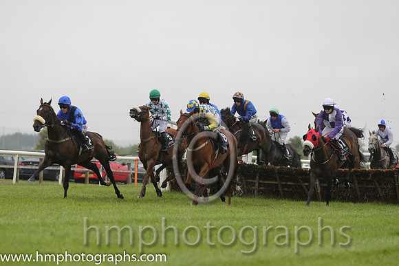 04th An Capall Mor ( 11 , purple and white qtrd ) and K.C. Sexton - Trainer : Gordon Elliott - Owner : T. Howley Jnr/Oliver Jack Murphy