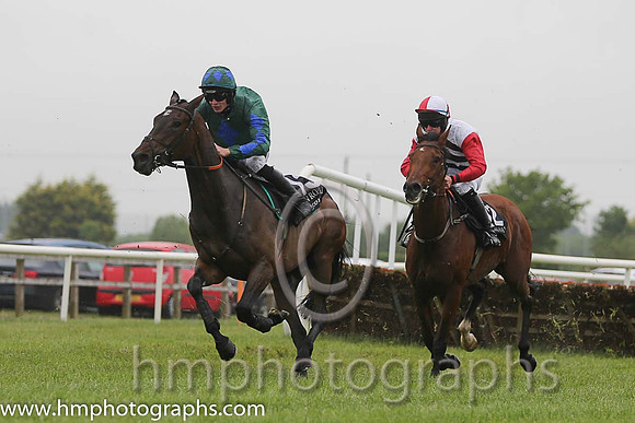 15th Wee Gaza ( 13 , dark green, royal blue diamond ) and D.E. Mullins - Trainer : I. R. Ferguson - Owner : J P Porter