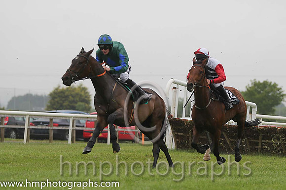 15th Wee Gaza ( 13 , dark green, royal blue diamond ) and D.E. Mullins - Trainer : I. R. Ferguson - Owner : J P Porter