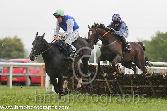 03rd Gold Class (GB) ( 10 , dark blue and light blue check ) and J.W. Kennedy (7) - Trainer : Robert Alan Hennessy - Owner : Breads Syndicate