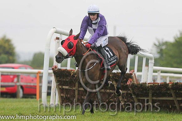 04th An Capall Mor ( 11 , purple and white qtrd ) and K.C. Sexton - Trainer : Gordon Elliott - Owner : T. Howley Jnr/Oliver Jack Murphy
