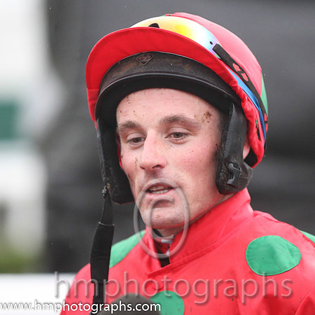 01st Bellgrove ( 1 , red, emerald green spots ) and S.W. Flanagan - Trainer : P.M. Cloke - Owner : M.Sawers