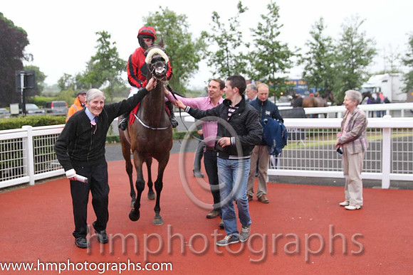 1st Queen Alphabet ( 1 , red, black diamond ) and J.J. Burke - Trainer : Peter Fahey - Owner : Mrs Carmel Ennis