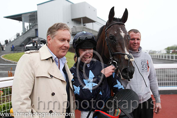 01st Three Stars ( 9 , dark blue, light blue star ) and A.E. Lynch - Trainer : Henry de Bromhead - Owner : Robert Finnegan