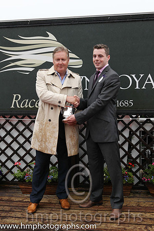 01st Three Stars ( 9 , dark blue, light blue star ) and A.E. Lynch - Trainer : Henry de Bromhead - Owner : Robert Finnegan