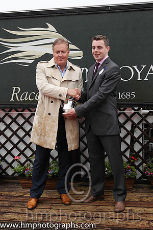 01st Three Stars ( 9 , dark blue, light blue star ) and A.E. Lynch - Trainer : Henry de Bromhead - Owner : Robert Finnegan