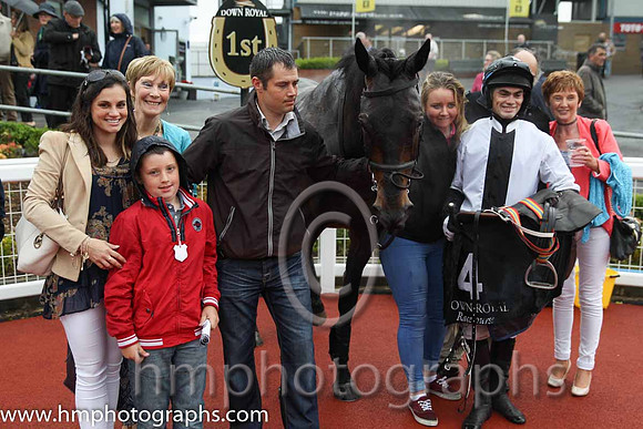 01st Rawnaq ( 4 , white, black panel ) and K.M. Smith (7) - Trainer : Matthew J. Smith - Owner : Kevin John Smith