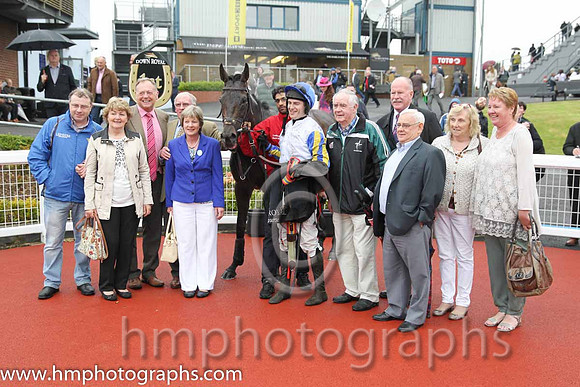 01st May Dullea ( 4 , white ) and J.S. McGarvey (3) - Trainer : Denis W. Cullen - Owner : Glending Syndicate