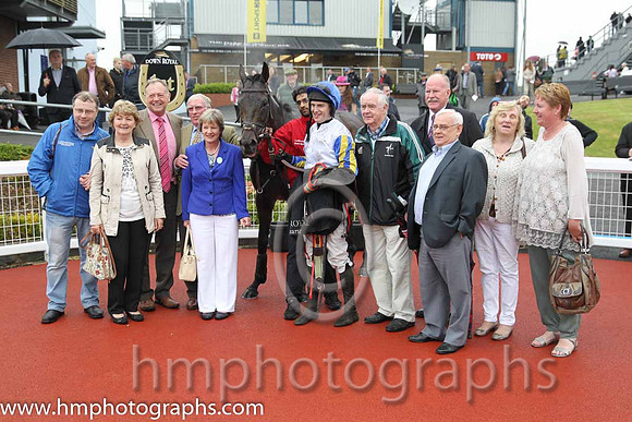 01st May Dullea ( 4 , white ) and J.S. McGarvey (3) - Trainer : Denis W. Cullen - Owner : Glending Syndicate