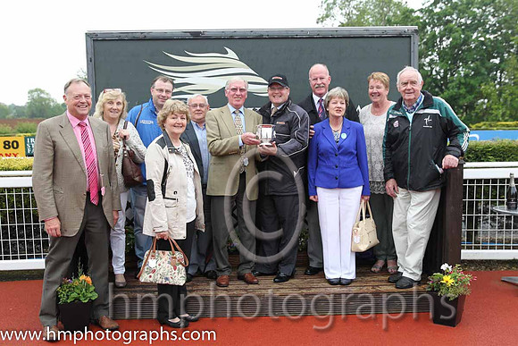 01st May Dullea ( 4 , white ) and J.S. McGarvey (3) - Trainer : Denis W. Cullen - Owner : Glending Syndicate