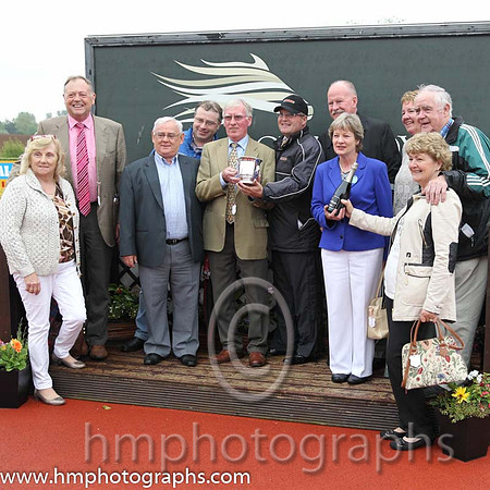 01st May Dullea ( 4 , white ) and J.S. McGarvey (3) - Trainer : Denis W. Cullen - Owner : Glending Syndicate