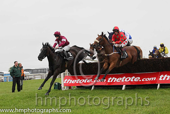 05th F Easter Hunt ( 2 , maroon, white star ) and S.J. Crimin (7) - Trainer : M.F.Morris - Owner : Gigginstown House Stud