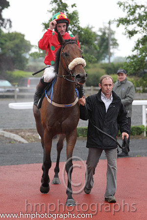 01st Bellgrove ( 1 , red, emerald green spots ) and S.W. Flanagan - Trainer : P.M. Cloke - Owner : M.Sawers