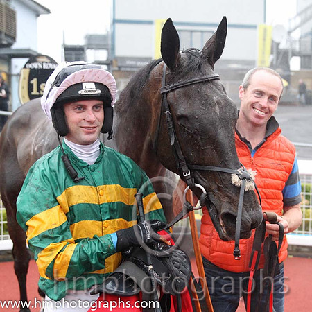 01st Elegant Statesman ( 11 , emerald green and orange hooped ) and N.P. Madden - Trainer : Henry de Bromhead - Owner : John P. McManus