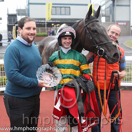 01st Elegant Statesman ( 11 , emerald green and orange hooped ) and N.P. Madden - Trainer : Henry de Bromhead - Owner : John P. McManus