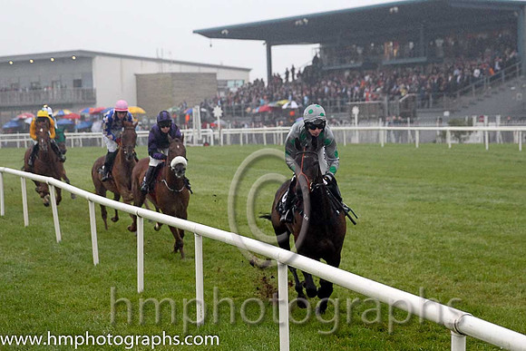 02nd Lady Artemis ( 6 , silver, green spots ) and N. Carberry - Trainer : T.J. Taaffe - Owner : Mrs T.J. Taaffe