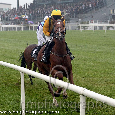 05th I Charlie ( 2 , yellow and dark green stripes ) and N. McParlan (5) - Trainer : G.A. Kingston - Owner : G.A. Kingston