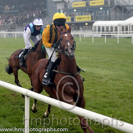 05th I Charlie ( 2 , yellow and dark green stripes ) and N. McParlan (5) - Trainer : G.A. Kingston - Owner : G.A. Kingston