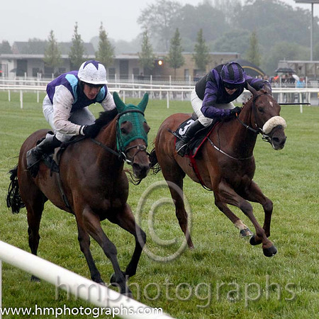 04th Bellas Rock ( 3 , black, purple epaulettes ) and L. O'Neill (7) - Trainer : Gordon Elliott - Owner : John O.Carroll