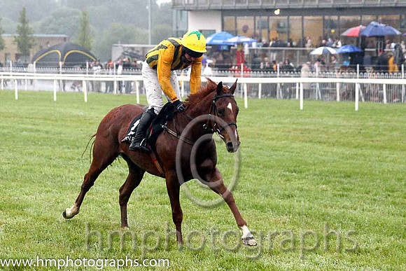 05th I Charlie ( 2 , yellow and dark green stripes ) and N. McParlan (5) - Trainer : G.A. Kingston - Owner : G.A. Kingston