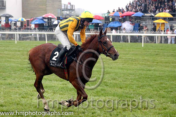 05th I Charlie ( 2 , yellow and dark green stripes ) and N. McParlan (5) - Trainer : G.A. Kingston - Owner : G.A. Kingston