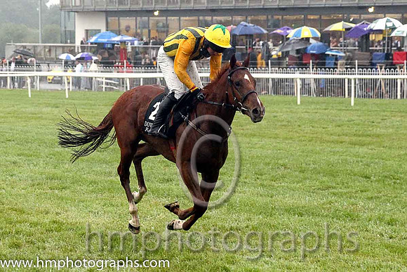 05th I Charlie ( 2 , yellow and dark green stripes ) and N. McParlan (5) - Trainer : G.A. Kingston - Owner : G.A. Kingston