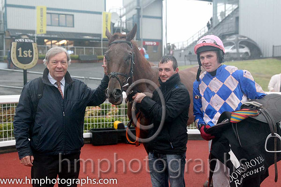01st Prickly ( 1 , royal blue and pink diamonds ) and D.G. Lavery (5) - Trainer : E. J. O'Grady - Owner : Simon J H Davis