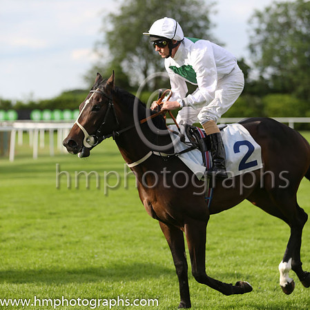 5th No 2 Blackdown Warrior (8) - Jockey: T E Durcan - Trainer: B R Millman - Colours: white, green inverted triangle