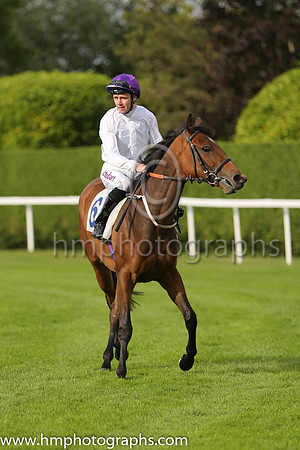 4th No 6 Girls In A Bentley (5) - Jockey: T Eaves - Trainer: J G Given - Colours: white