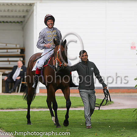 1st No 1 Alkhor (1) - Jockey: L Dettori - Trainer: R Hannon - Colours: grey, green sleeves