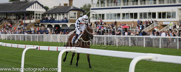 8th No 5 Diamond Lady (3) - Jockey: Louis Steward (3) - Trainer: W Stone - Colours: white