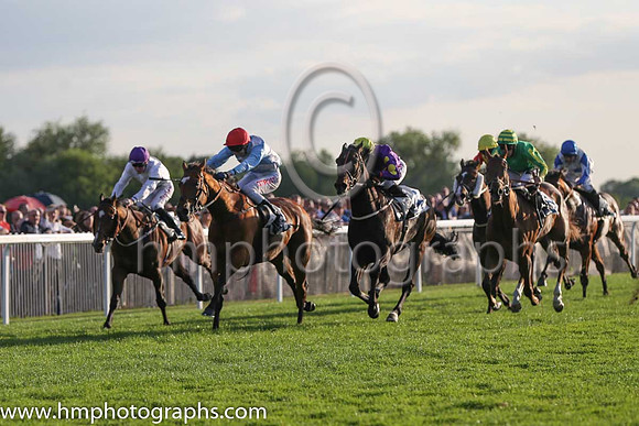 1st No 3 Lady Marl (4) - Jockey: G Baker - Trainer: G L Moore - Colours: light blue, white cross belts