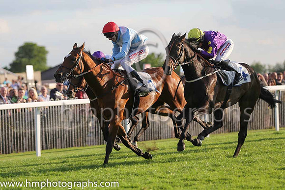 1st No 3 Lady Marl (4) - Jockey: G Baker - Trainer: G L Moore - Colours: light blue, white cross belts