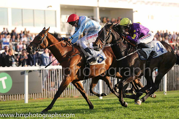 1st No 3 Lady Marl (4) - Jockey: G Baker - Trainer: G L Moore - Colours: light blue, white cross belts