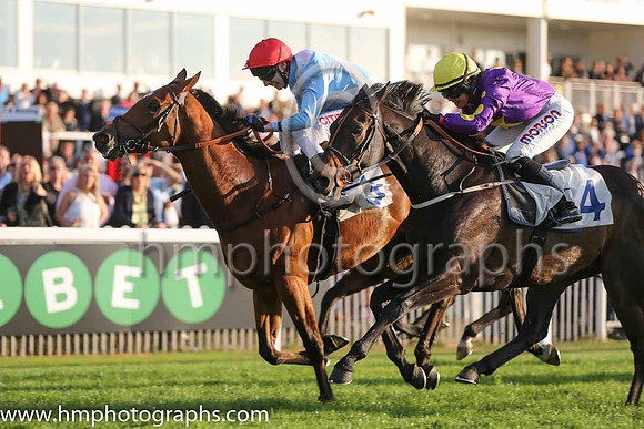 1st No 3 Lady Marl (4) - Jockey: G Baker - Trainer: G L Moore - Colours: light blue, white cross belts