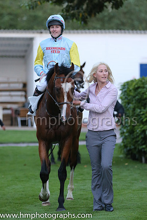 1st No 9 Taraz (6) - Jockey: T P Queally - Trainer: R Varian - Colours: light blue, yellow shouders