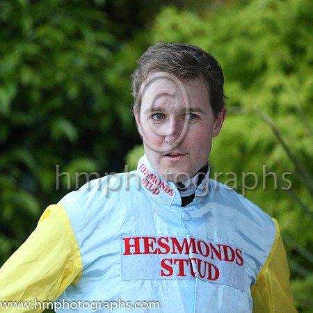 1st No 9 Taraz (6) - Jockey: T P Queally - Trainer: R Varian - Colours: light blue, yellow shouders