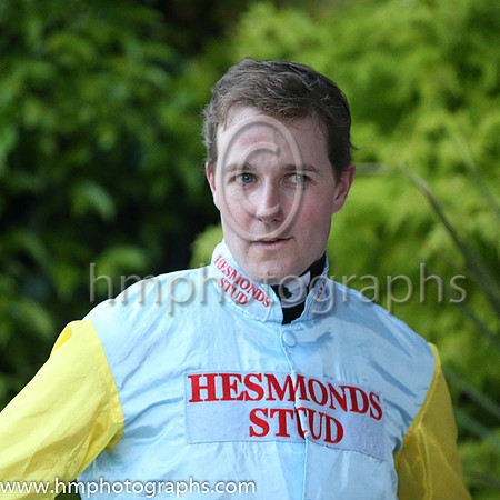 1st No 9 Taraz (6) - Jockey: T P Queally - Trainer: R Varian - Colours: light blue, yellow shouders