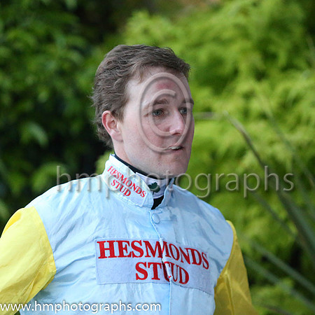 1st No 9 Taraz (6) - Jockey: T P Queally - Trainer: R Varian - Colours: light blue, yellow shouders