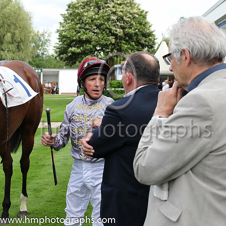 1st No 1 Alkhor (1) - Jockey: L Dettori - Trainer: R Hannon - Colours: grey, green sleeves