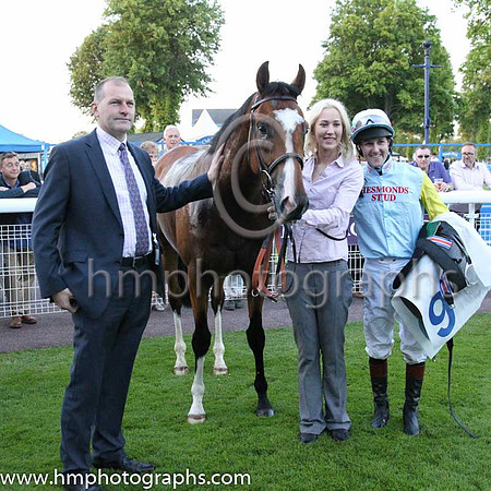 1st No 9 Taraz (6) - Jockey: T P Queally - Trainer: R Varian - Colours: light blue, yellow shouders